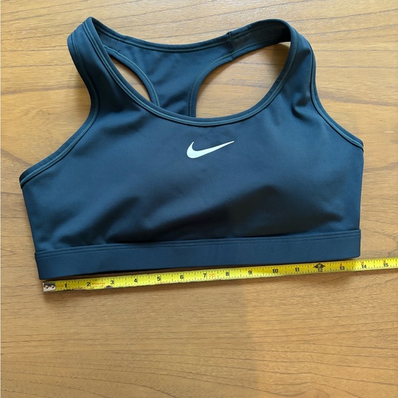 Nike Sports Bra | Women’s Sports Bra | Sports Bra Size Medium - Picture 4 of 6